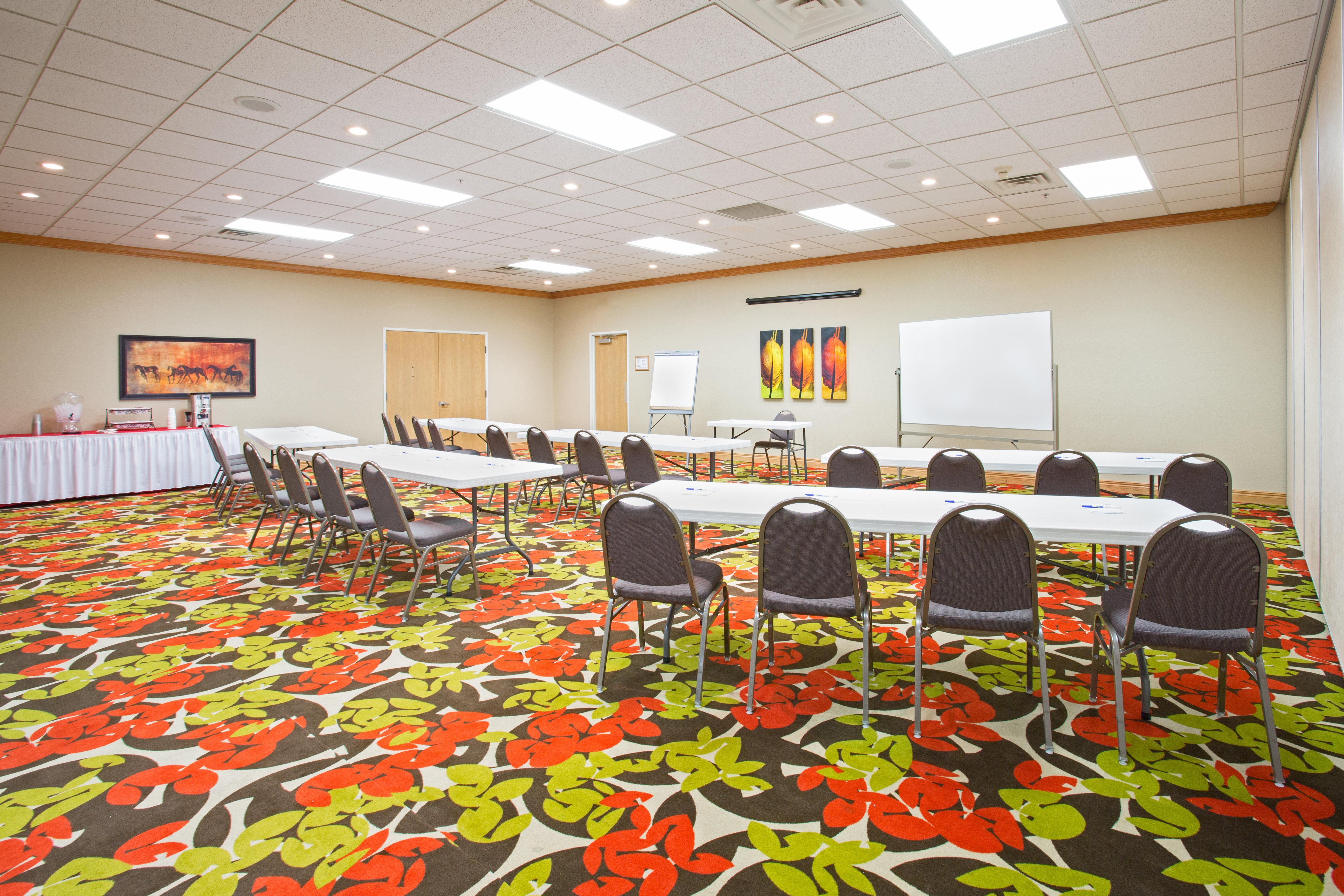 Holiday Inn Express Hotel & Suites Lexington By Ihg Exterior photo